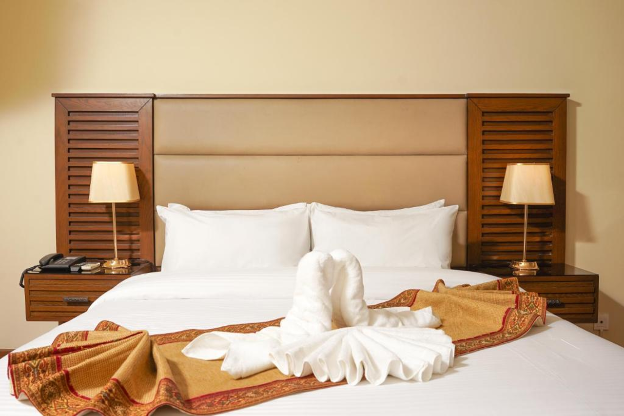 FALETTIS GRAND GUJRANWALA 23/26