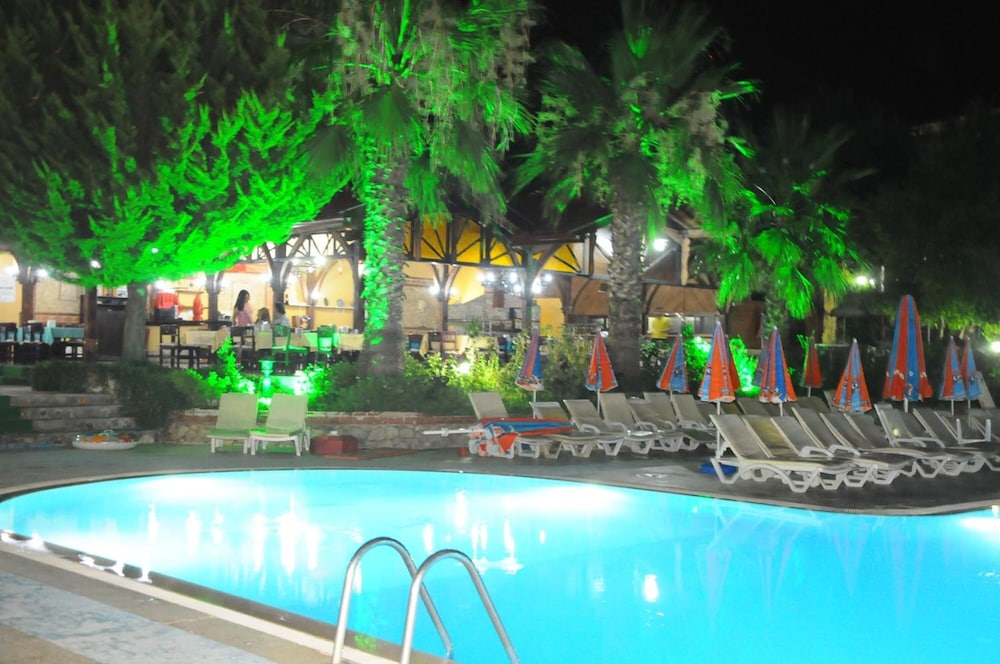 Pink Palace Hotel 19/69