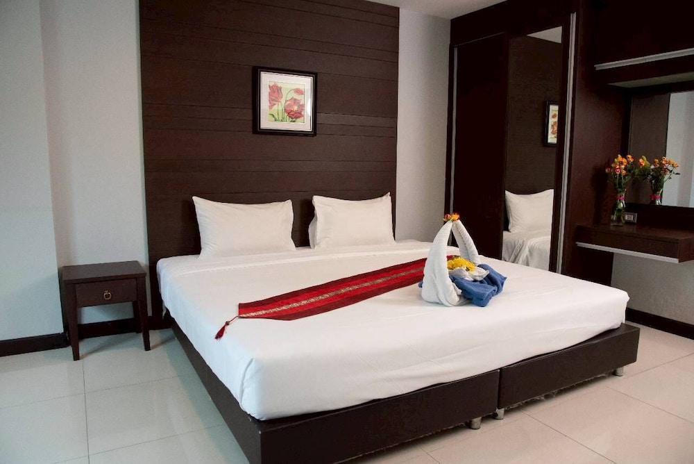 Valhalla Hotel Pattaya 18/75