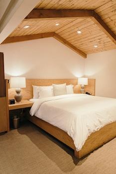 Signature, Cottage, Suite, Single