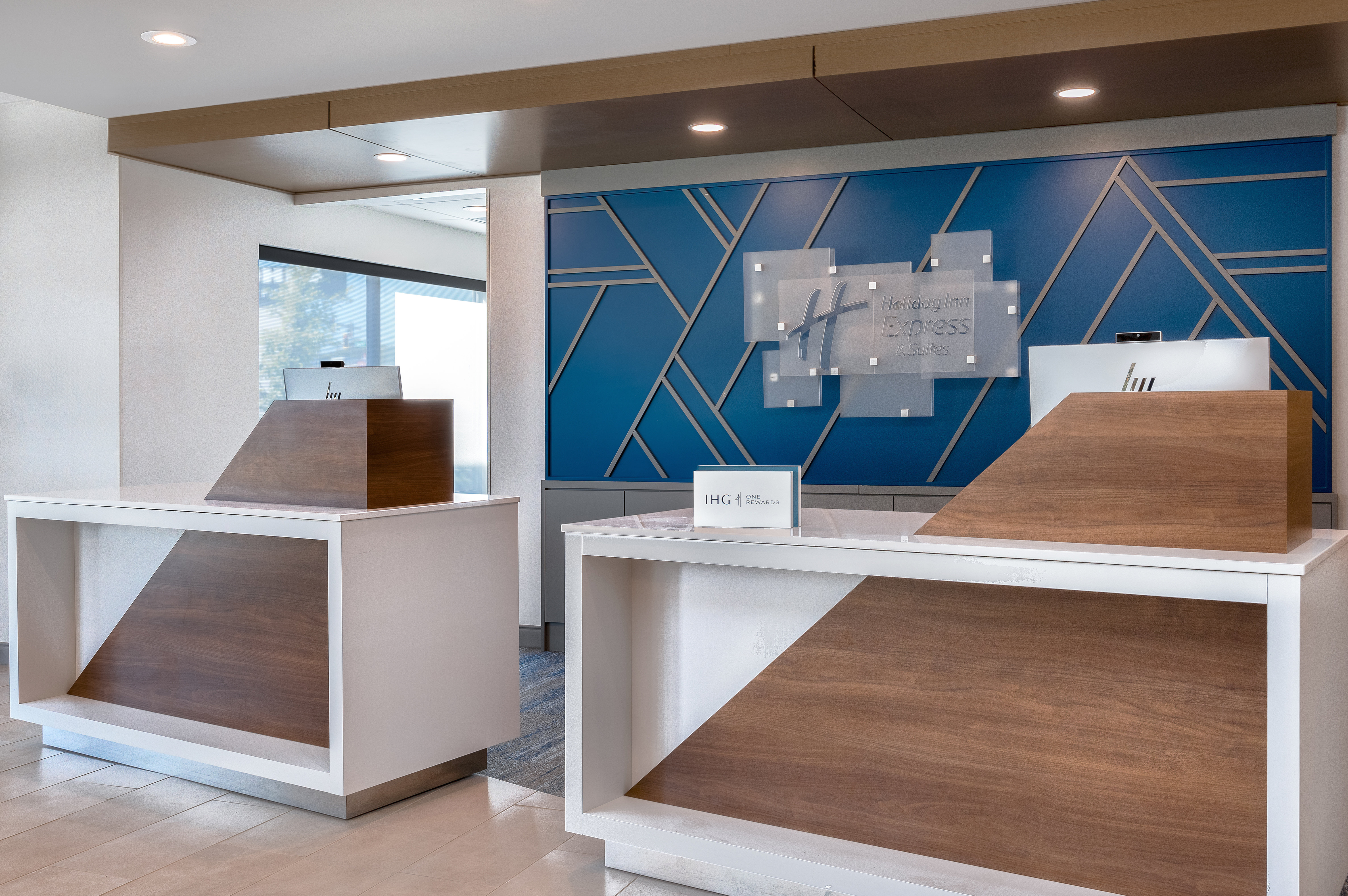 Holiday Inn Express and Suites Alton St Louis Area 10/43