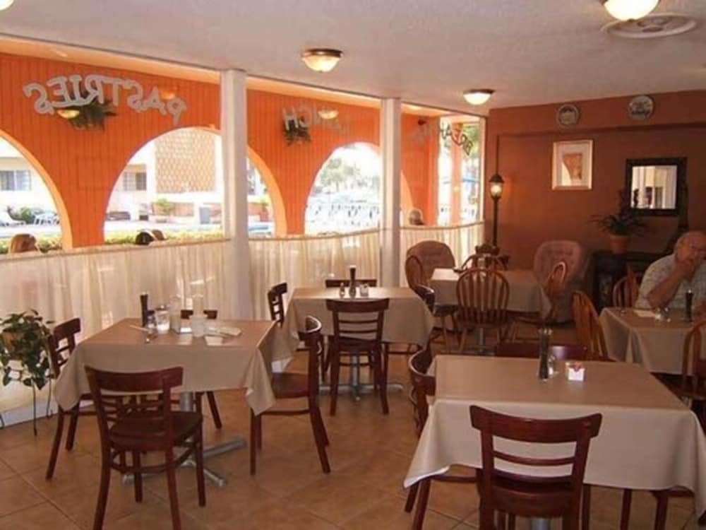 Knights Inn Hallandale 18/25