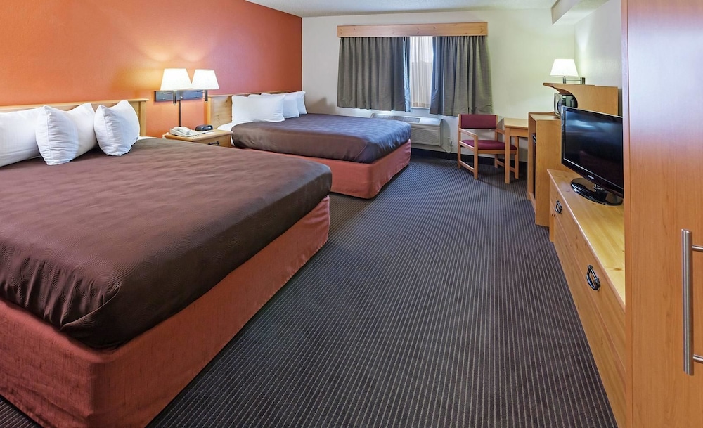 Americinn By Wyndham Sturgeon Bay 8/16