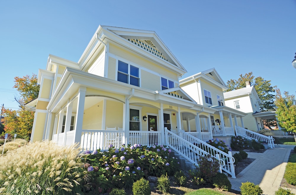 Grant Street Inn 2/49