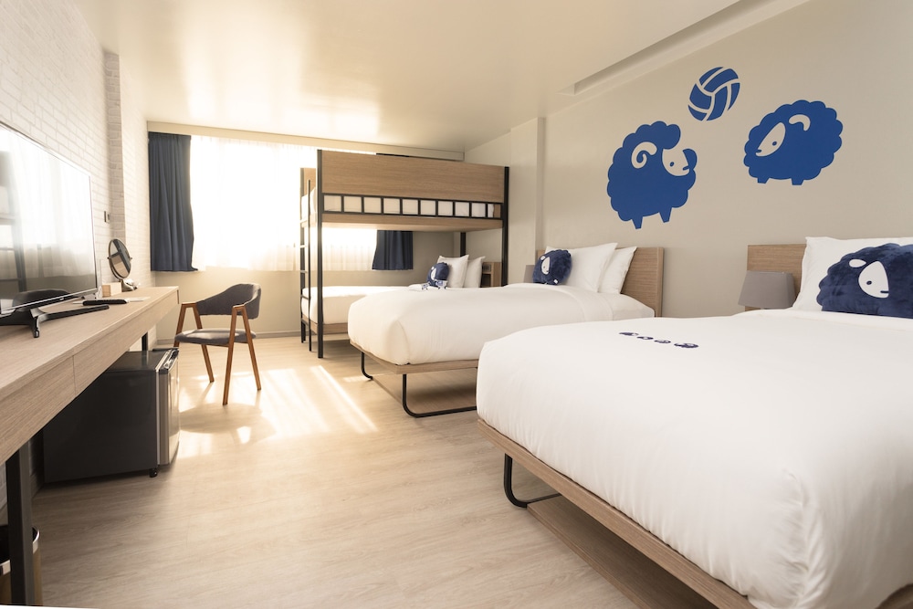 Koko Party, Twin Beds, Bunk Bed