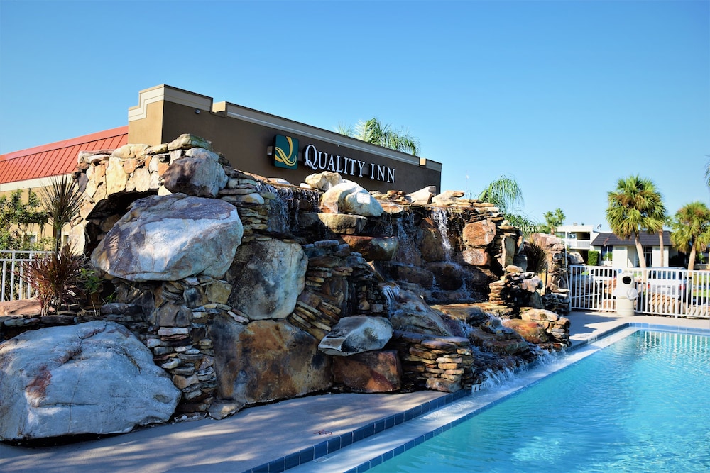 Quality Inn Kennedy Space Center 10/47