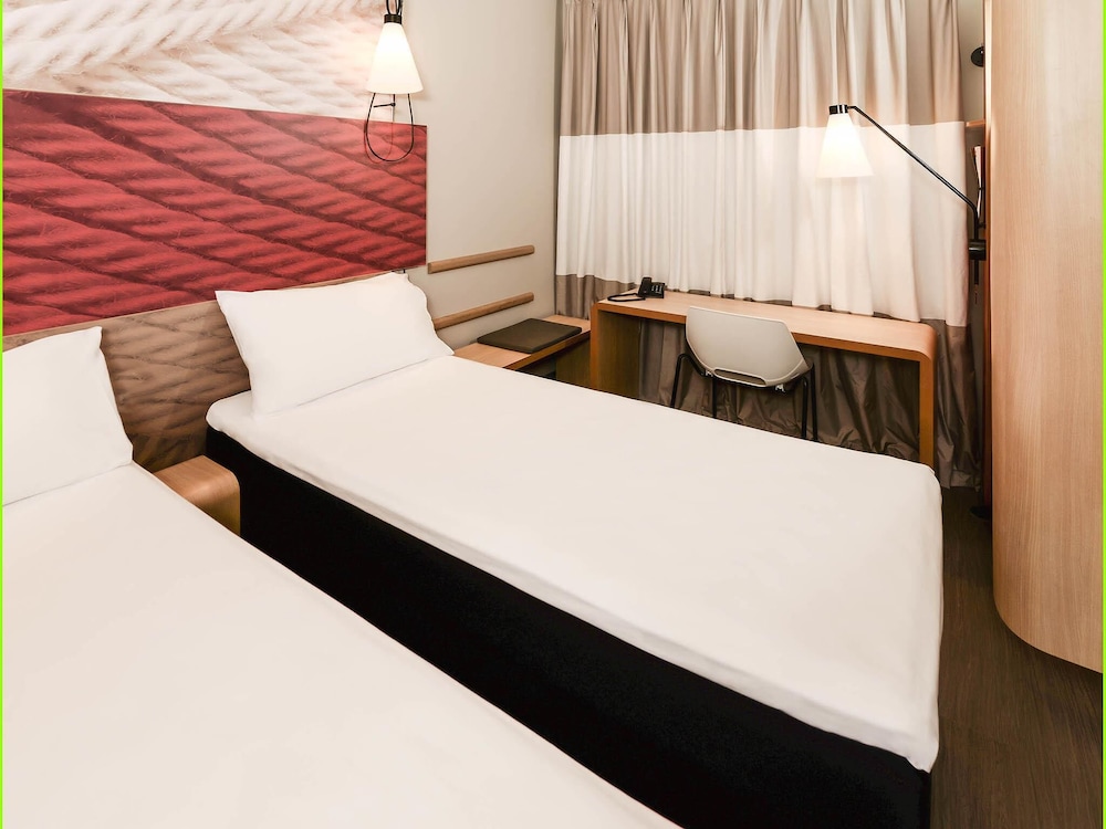 Ibis Campo Grande 24/45