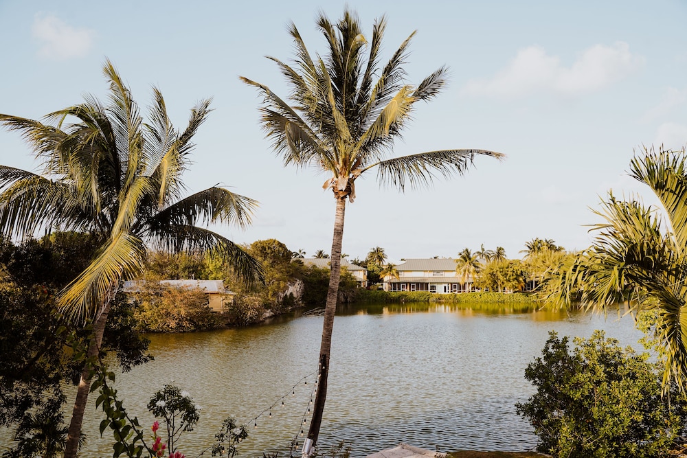 Shangri-La Bed & Breakfast 39/50