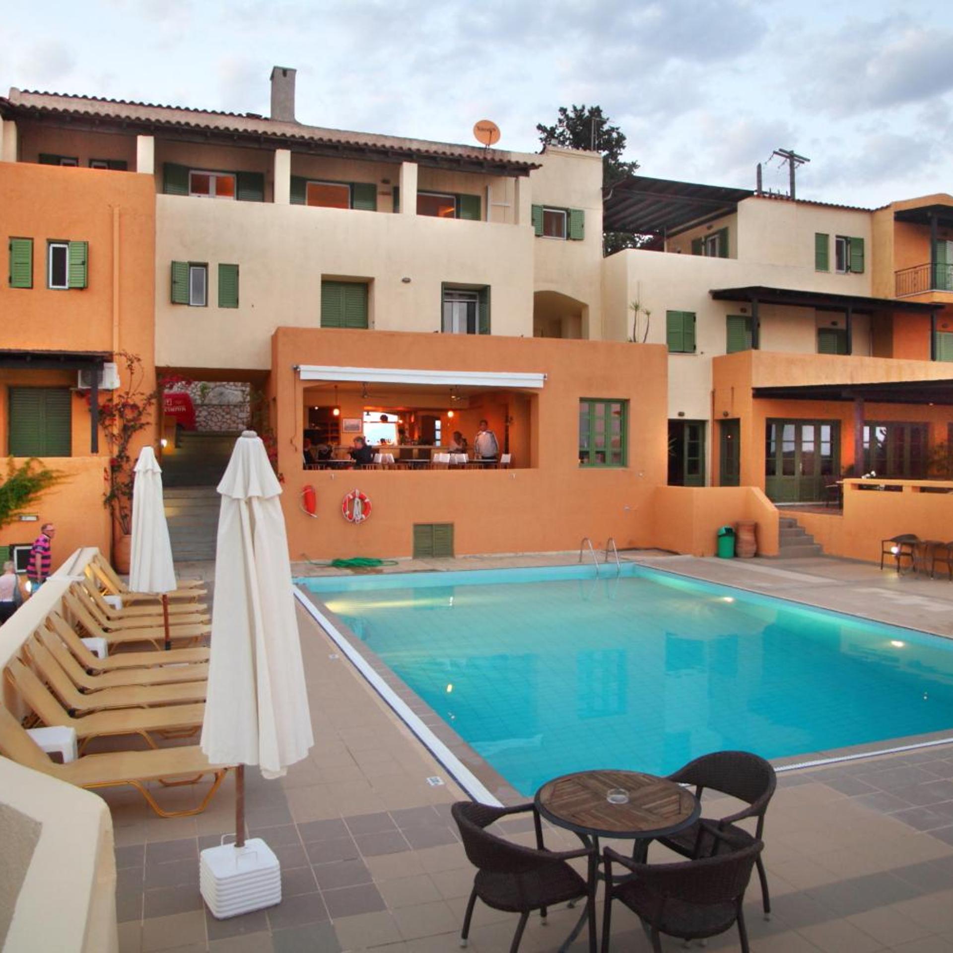 Scorpios Hotel 40/46