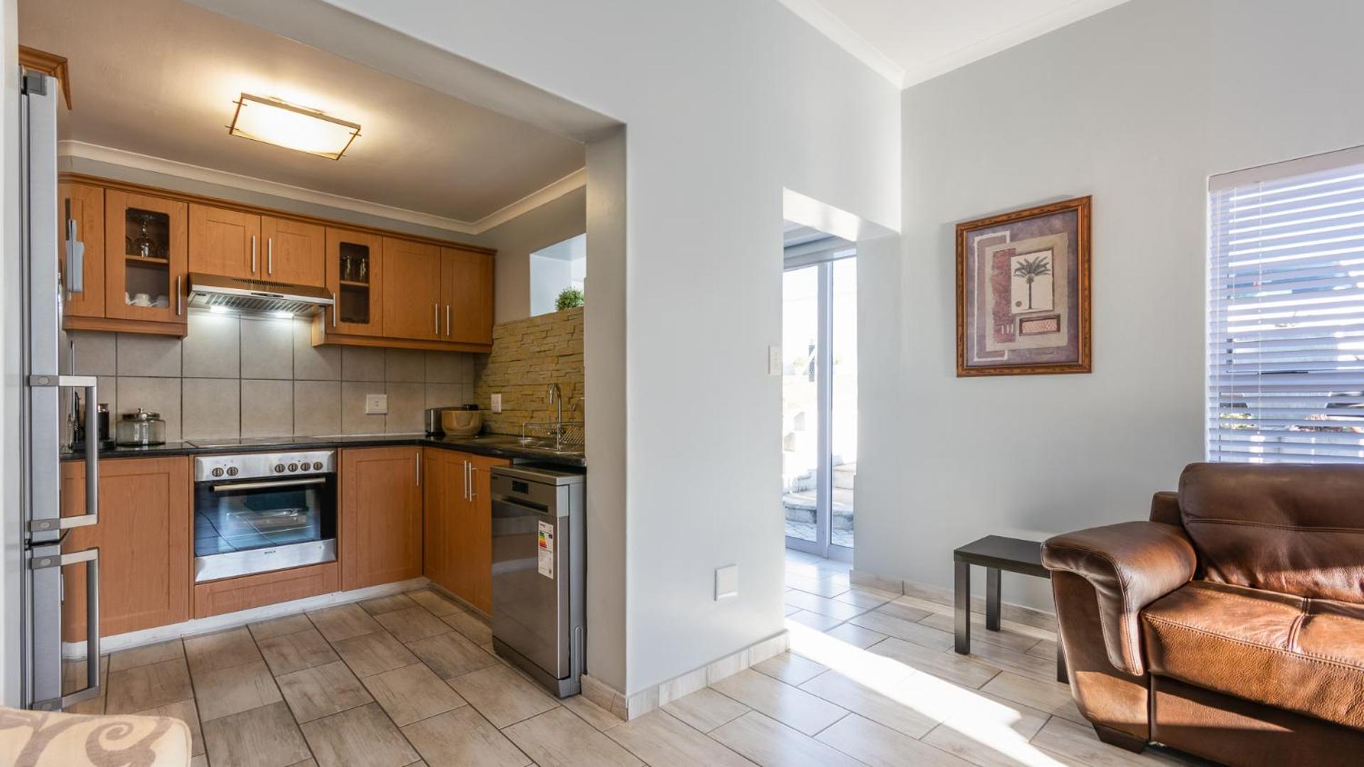 21 Manor Kingswood 16/41