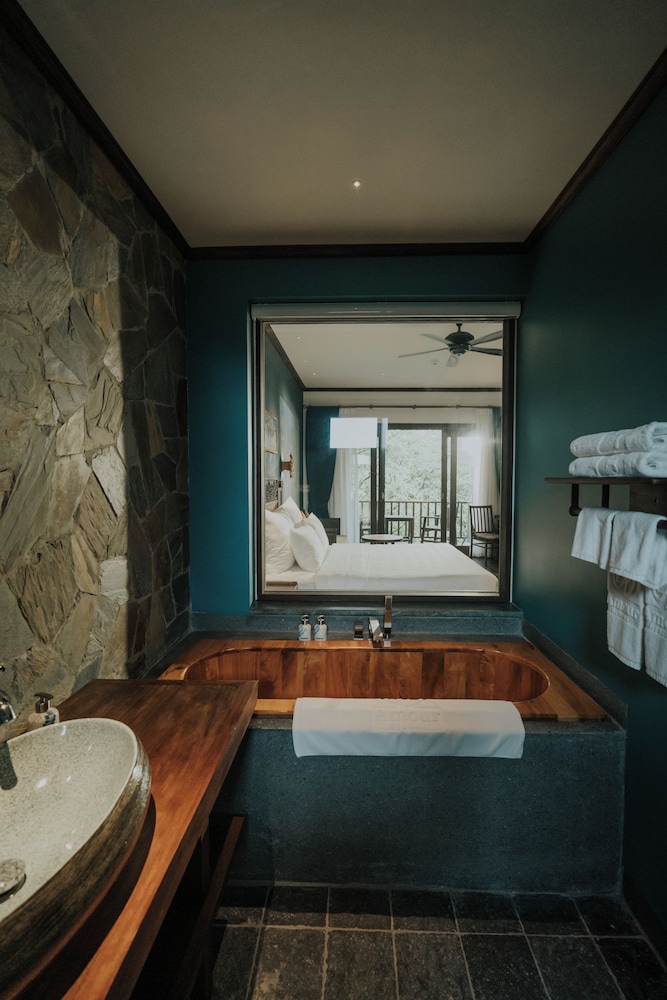 Amour Resort Bavi 50/50