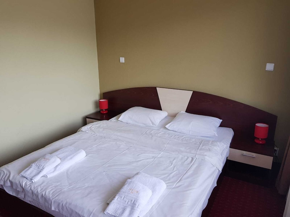 Hotel Iri 12/63