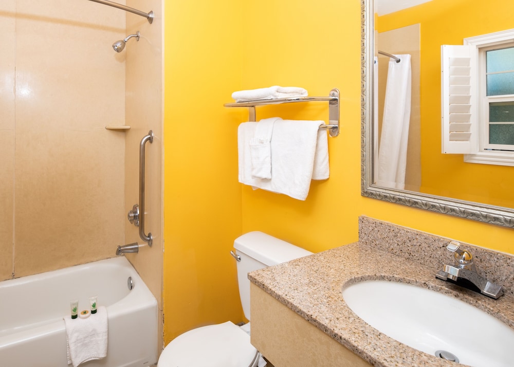 Fallbrook Country Inn 35/65