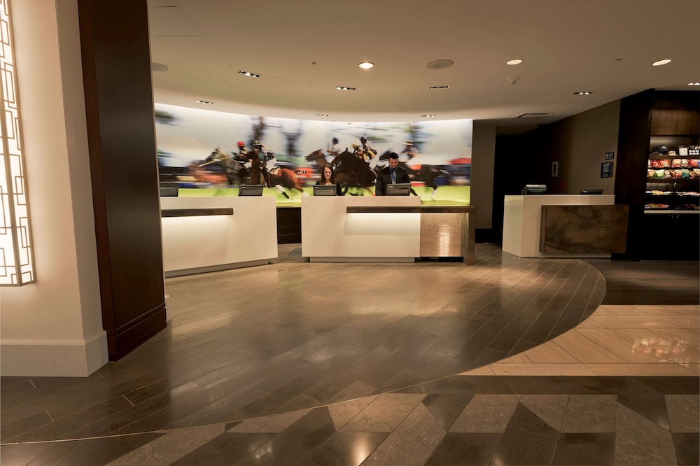 Hilton Chicago/Oak Brook Hills Resort & Conference Center 8/69