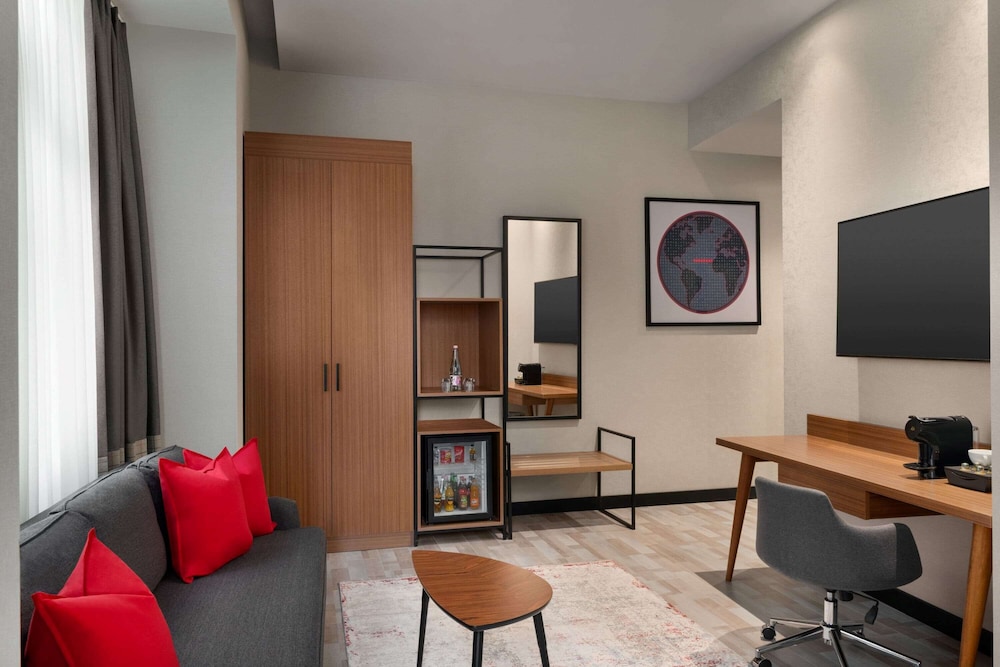 Ramada By Wyndham Budapest City Center 30/48