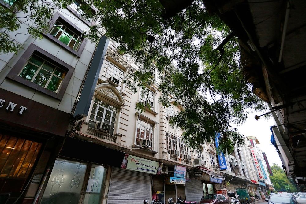 Oyo Rooms 760 Karol Bagh Metro Station 5/50
