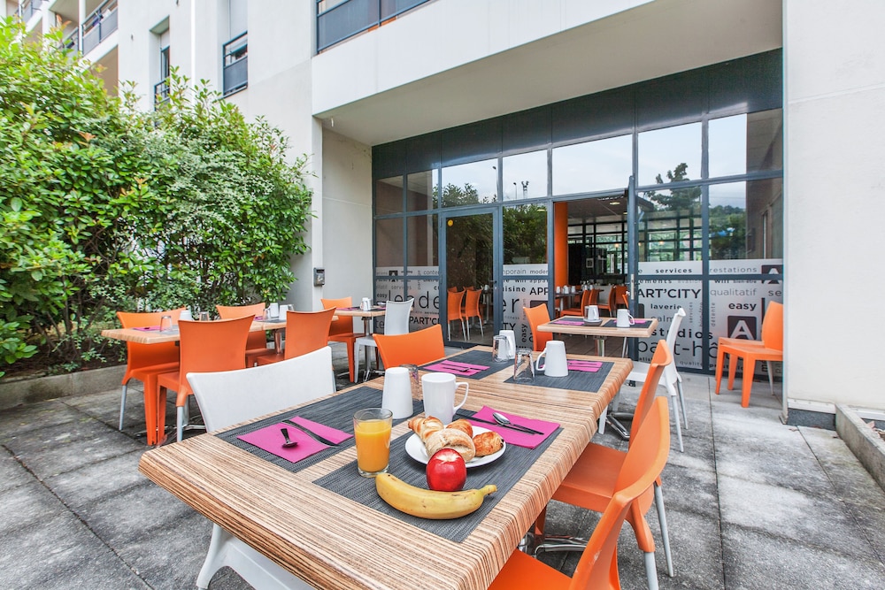 restaurant-cafeteria