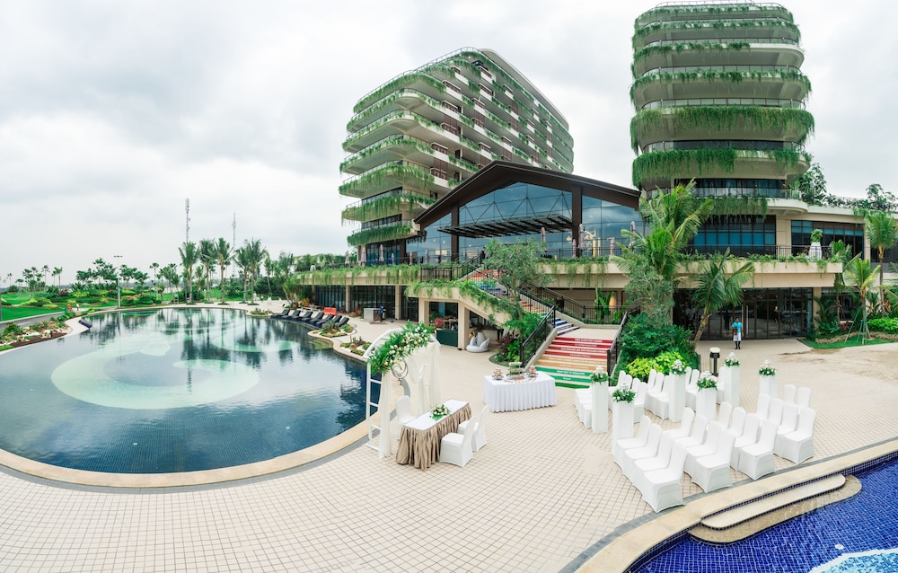 Forest City Golf Hotel 33/50