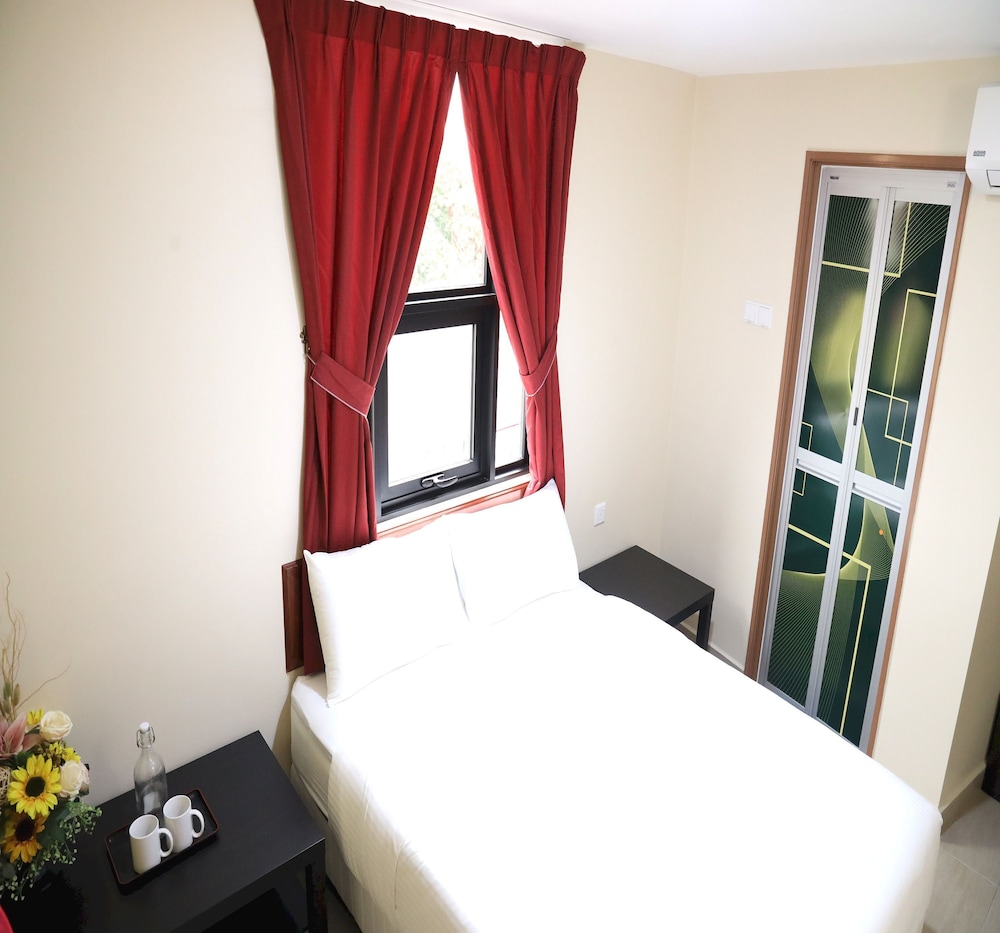 Capital O 90897 Island City Hotel 33/50