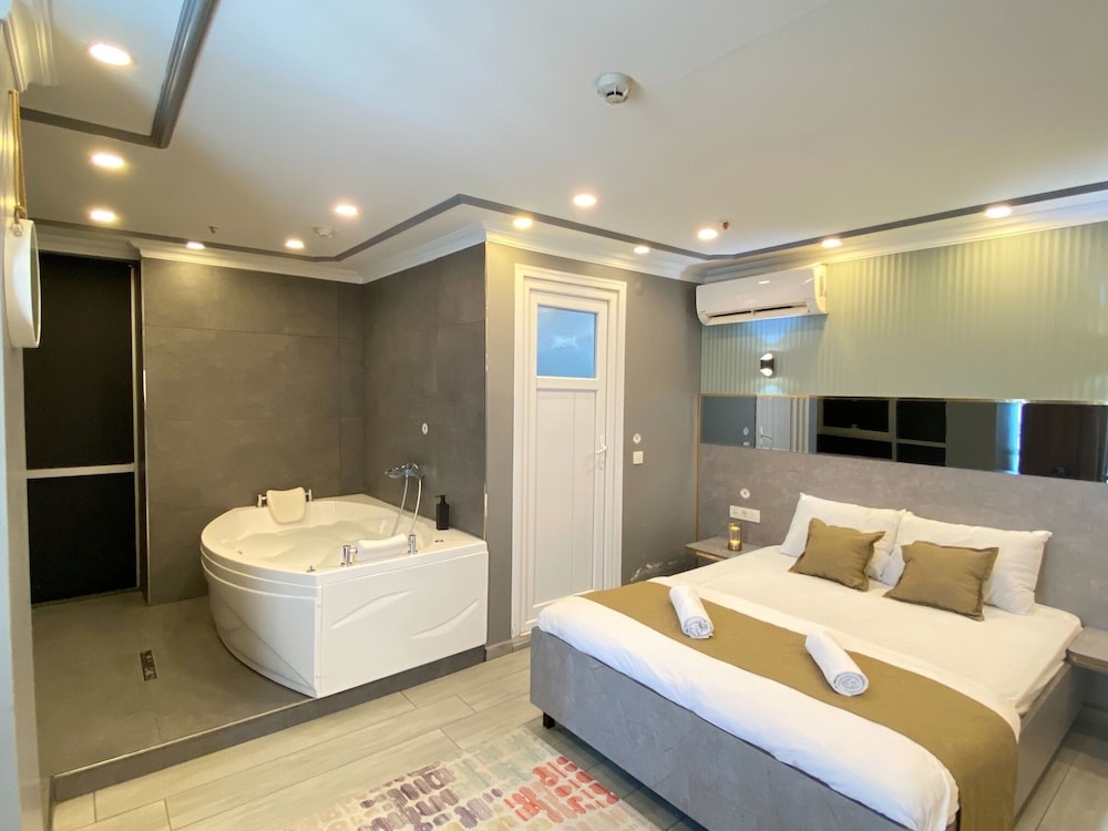 غرفة فاخرة مفردة بسرير كوين، Sahra Kent Otel Pendik 2/8