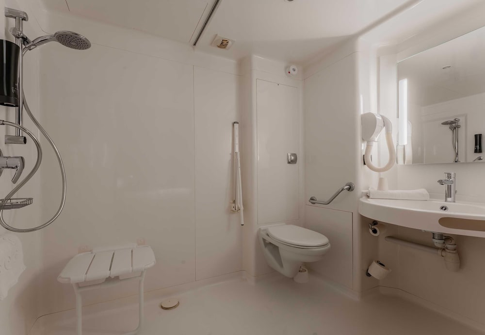 B&B HOTEL Maubeuge Gare 50/51
