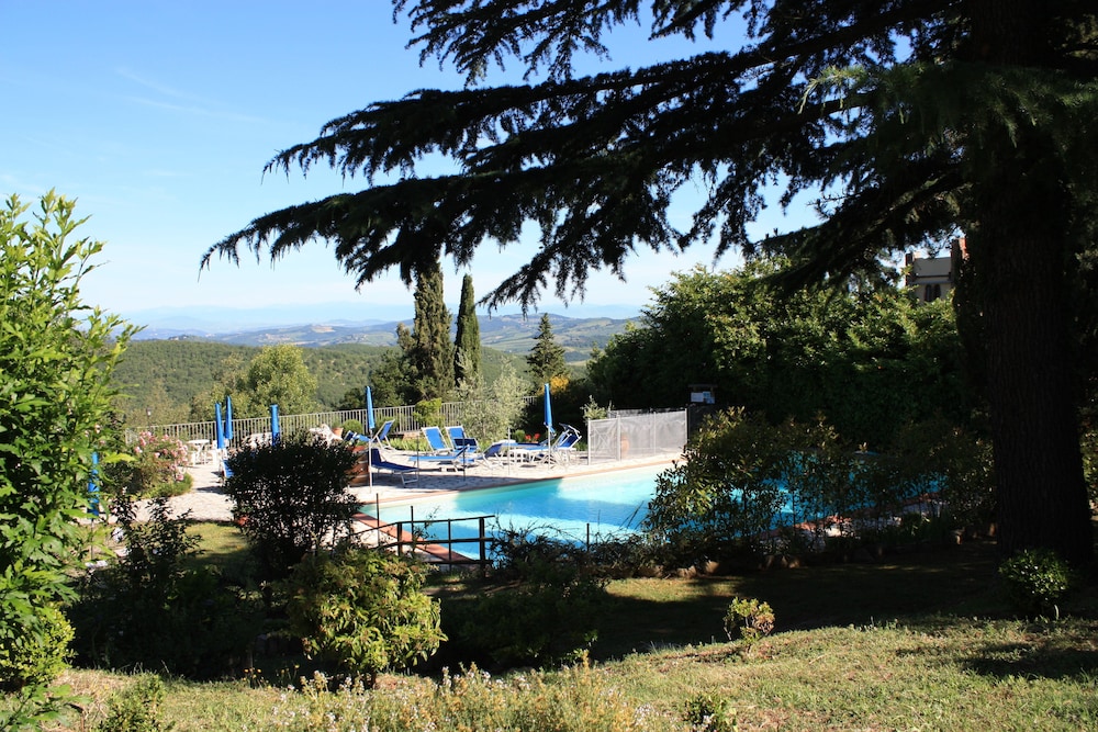 Villa Sant' Uberto Country Inn 59/65