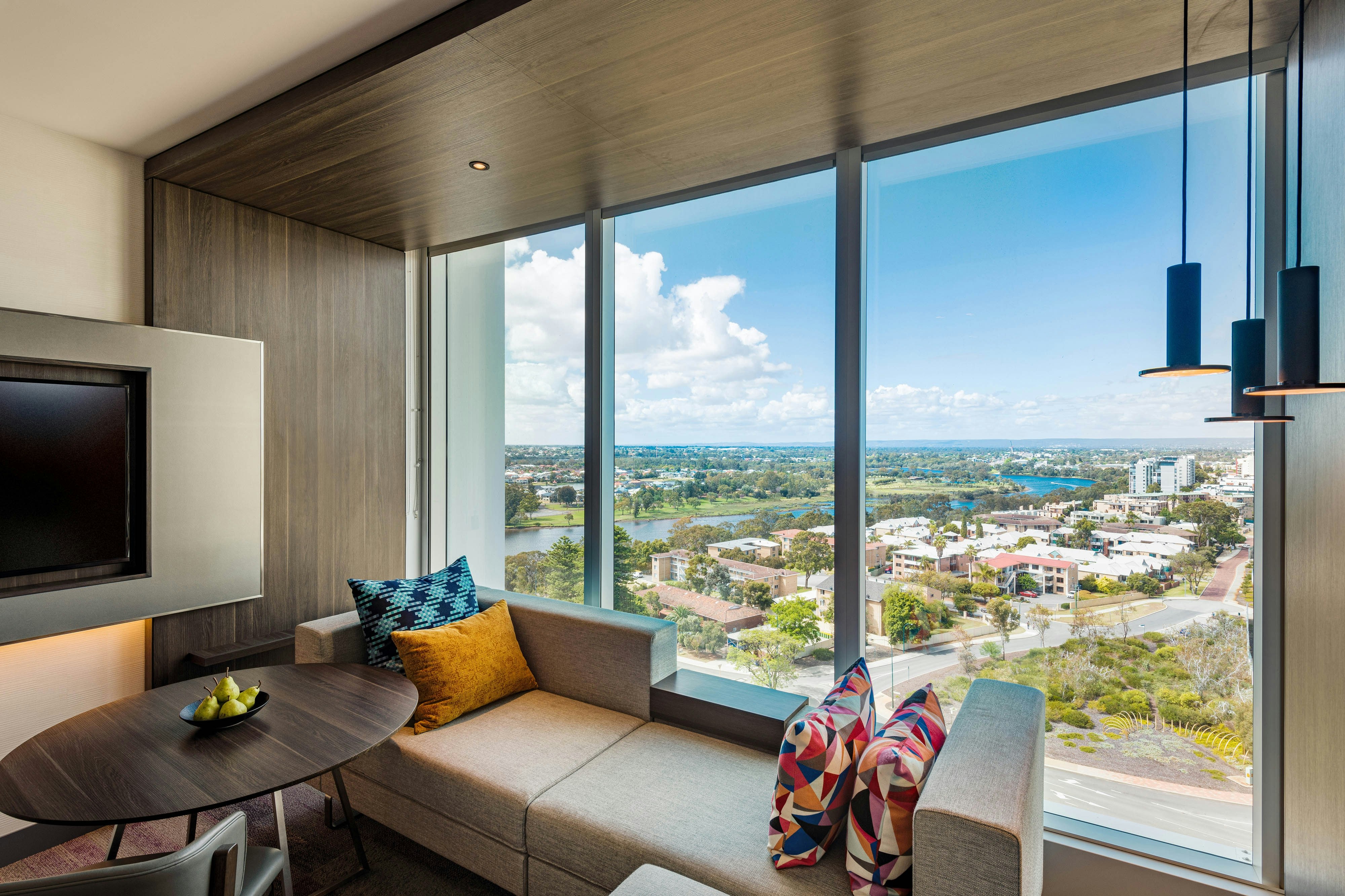 Aloft Perth 10/32