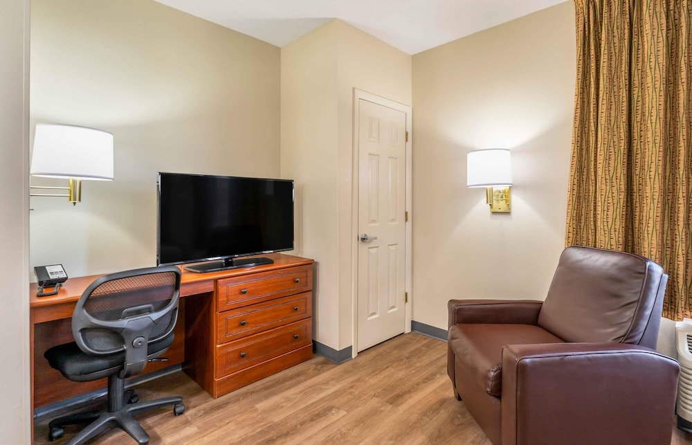 Extended Stay America Chesapeake - Greenbrier Circle 46/57
