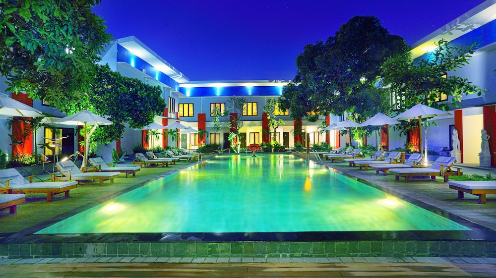 Ozz Hotel Kuta Bali 41/42