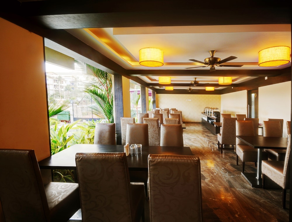 RAHI RESORT DE CROSSROADS 12/17