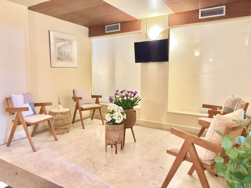 PHUKET MERLIN HOTEL 42/67