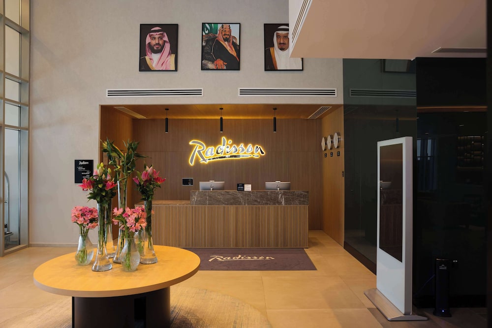 Radisson Hotel & Residence Riyadh Olaya 12/65