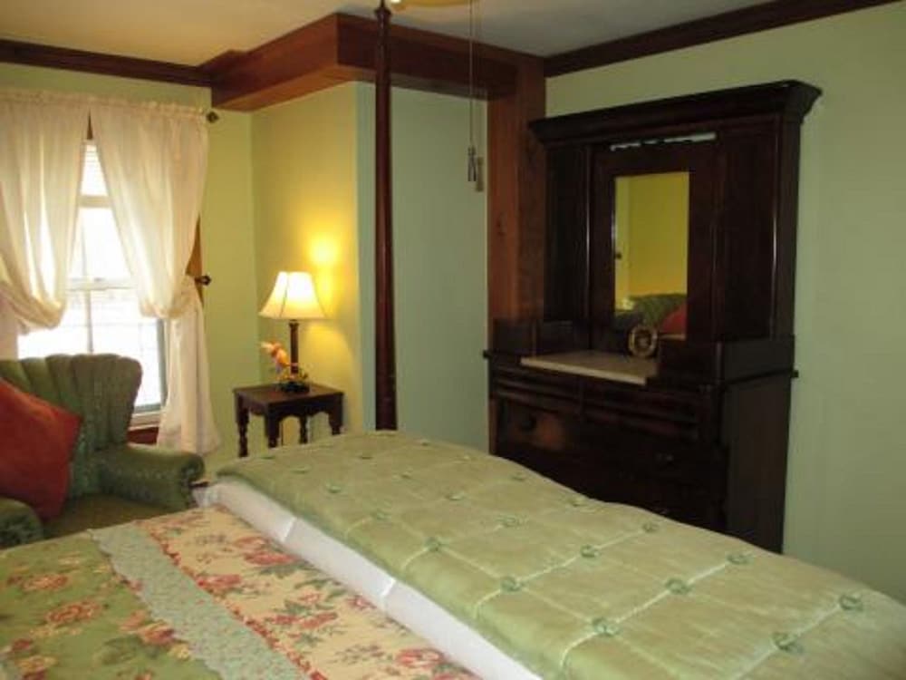 Follansbee Inn 13/72