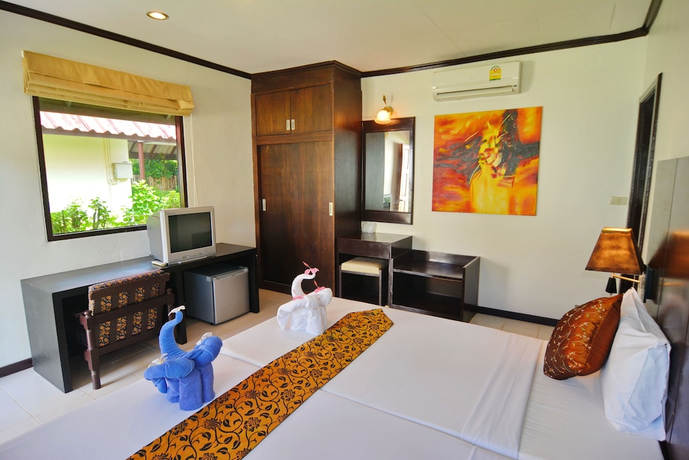 Golden Bay Cottage 25/75