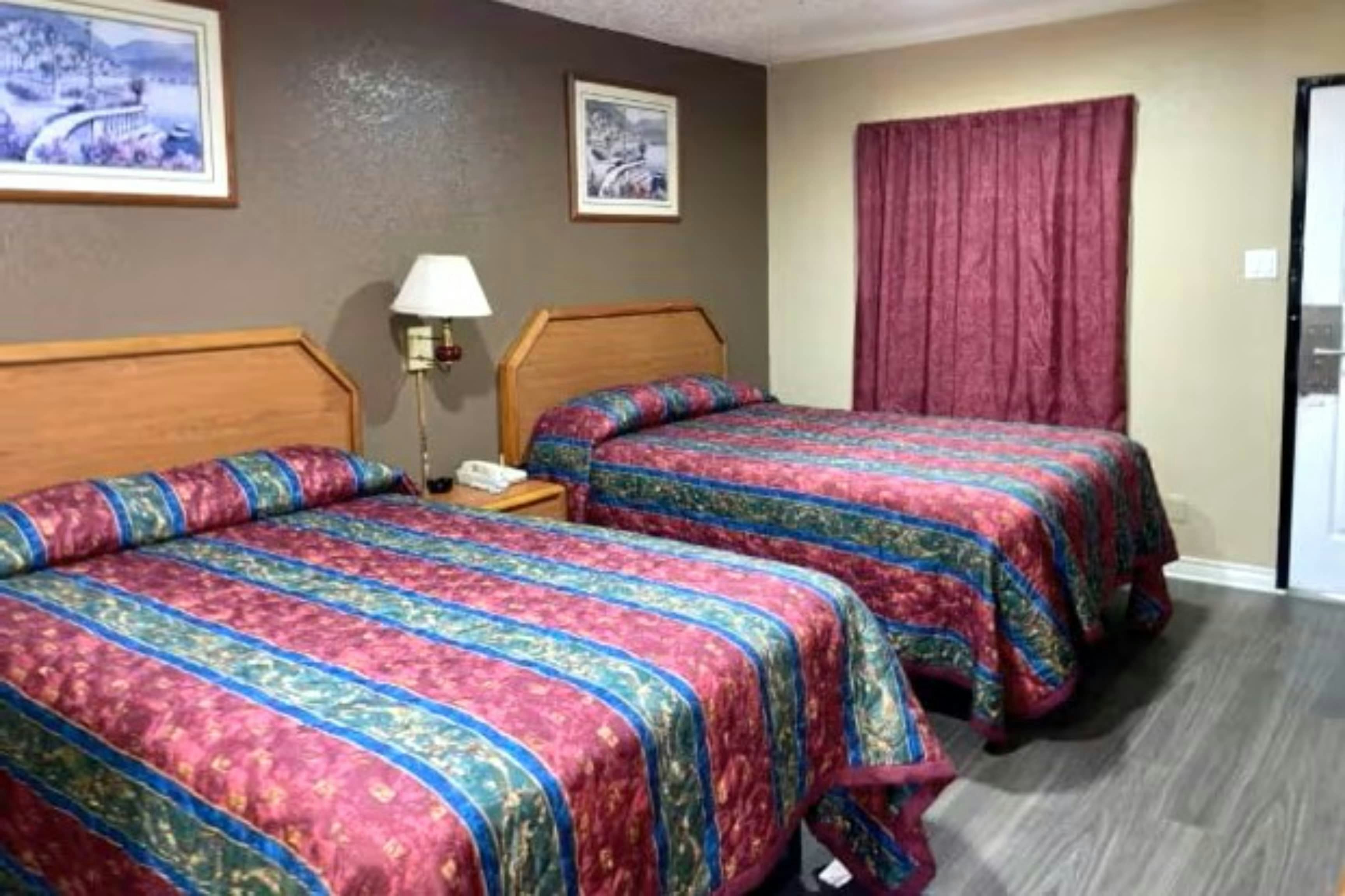 2 Queen Beds Non-Smoking