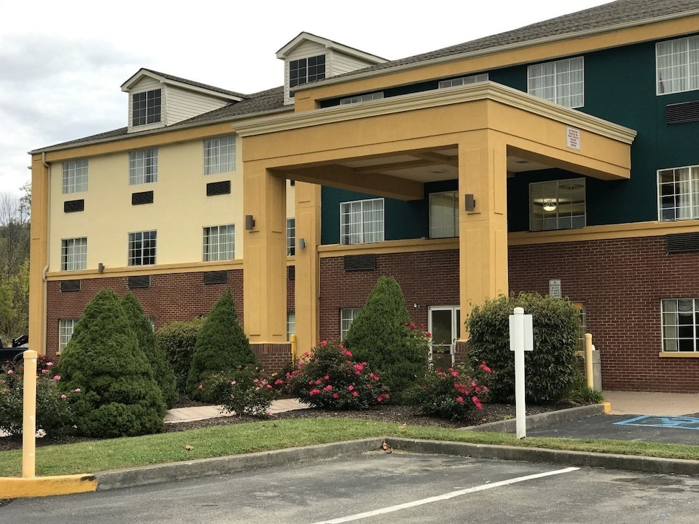 Days Inn by Wyndham Norton 1/25