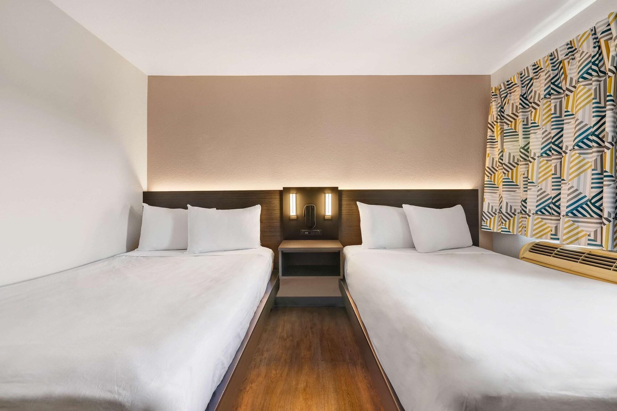 Deluxe, Multiple Beds، Motel6 Kirkland, WA - North Kirkland 6/9