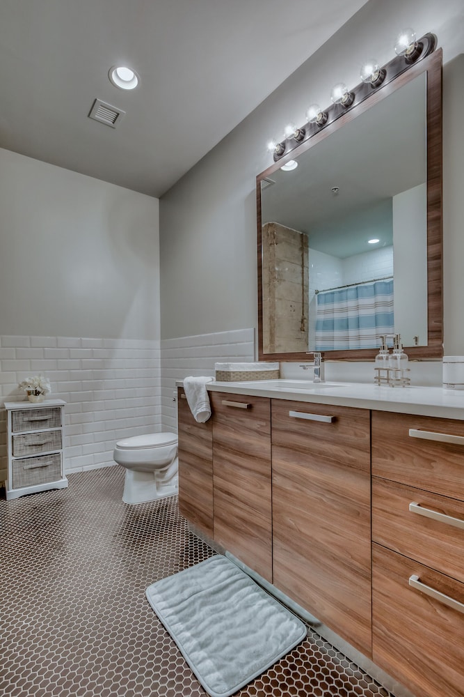Luxury Downtown Dallas Stay by Amyfinehouse 20/50