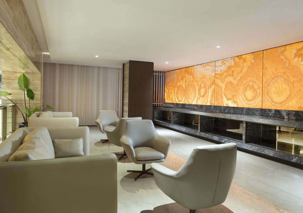 GRAMM HOTEL by Ambarrukmo 40/64