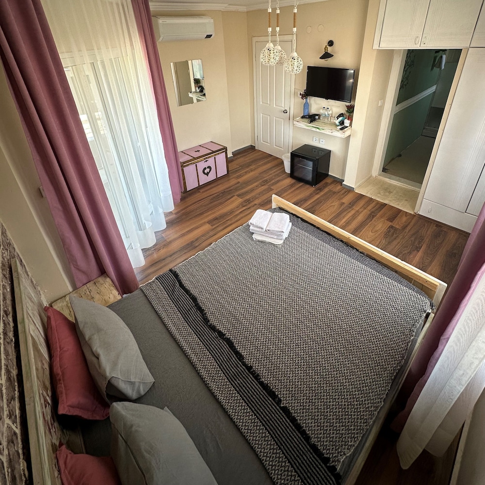 Kekik Alacati Otel 12/50