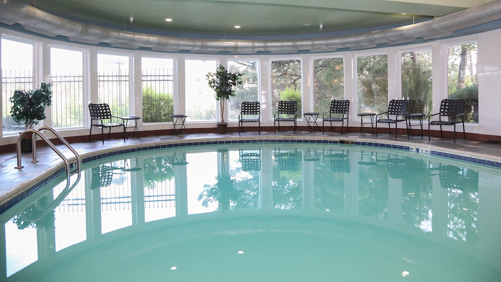 Holiday Inn Express and Suites Colorado Springs North an IHG Hotel 36/67
