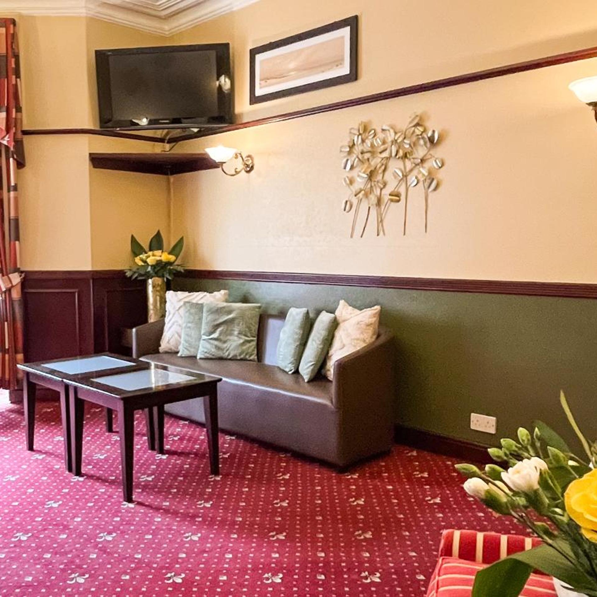The Sutcliffe Hotel 33/55
