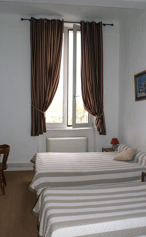 Le Jaures 9/36