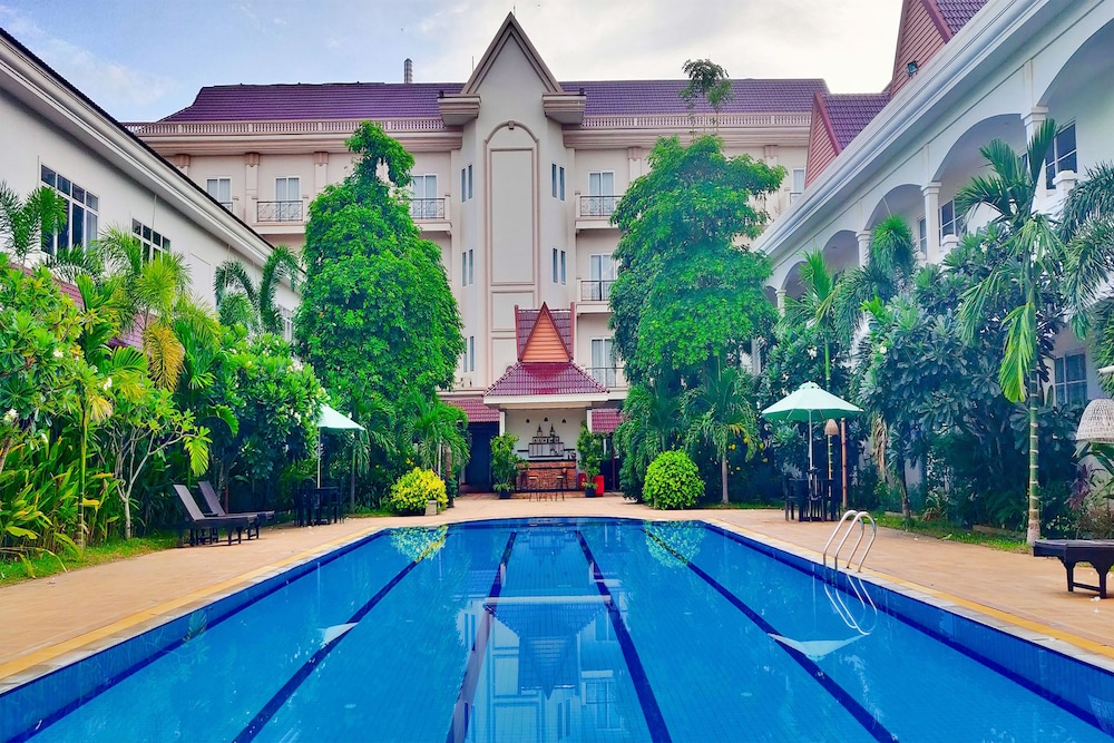 Glorious Hotel and Spa 33/50