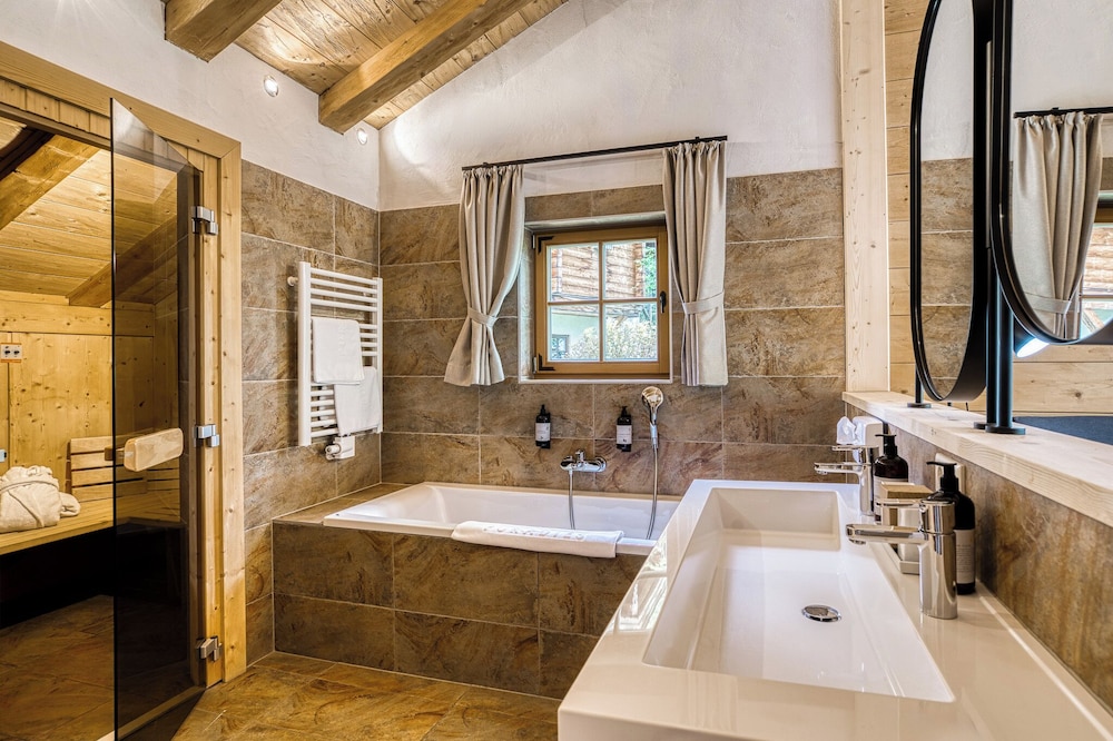 1 Bedroom, Signature, Chalet, Queen Bed, Sofa, Private Spa، Puradies 4/7