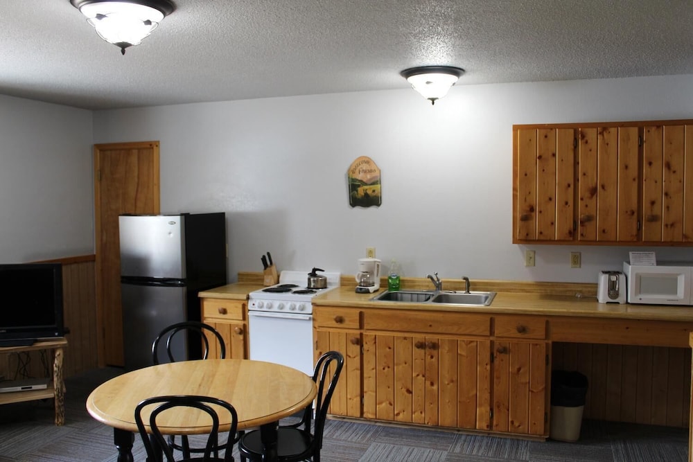 Alpine Motel 17/25