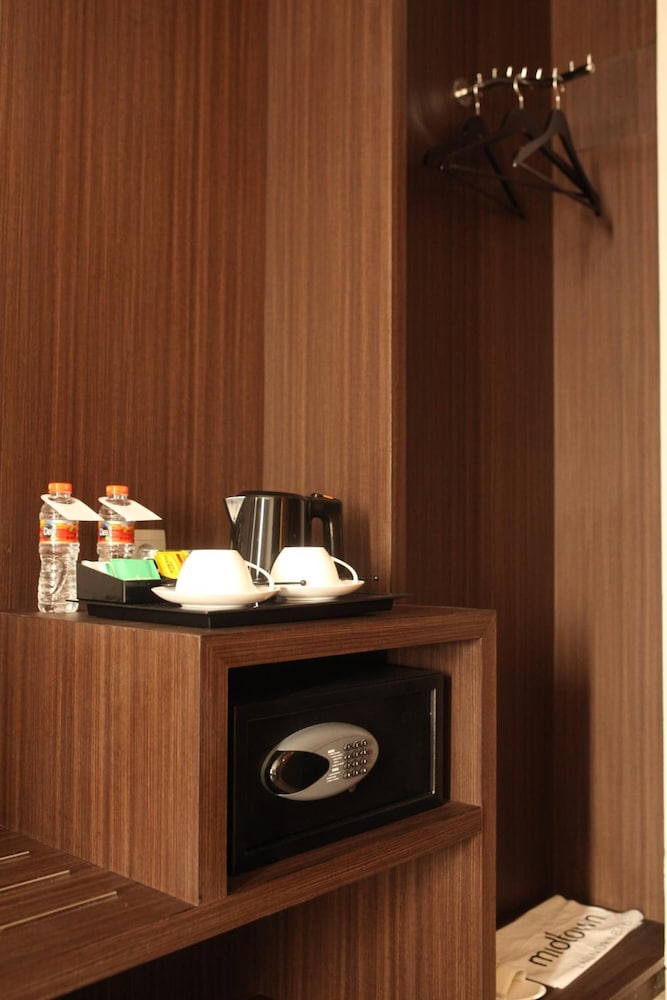 Midtown Hotel Samarinda 58/60