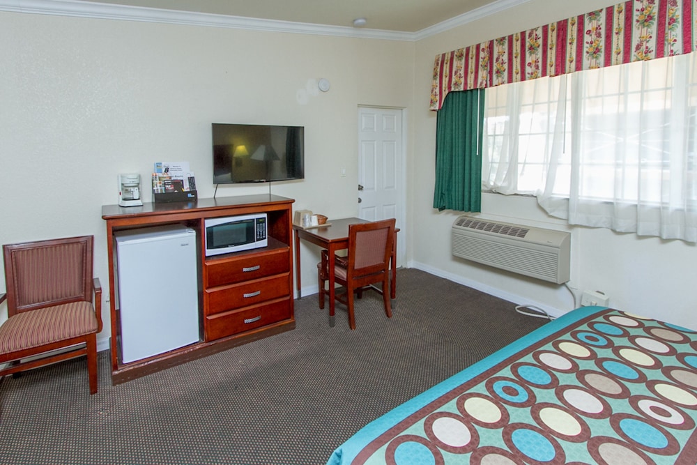 SureStay by Best Western Fresno Central 37/54