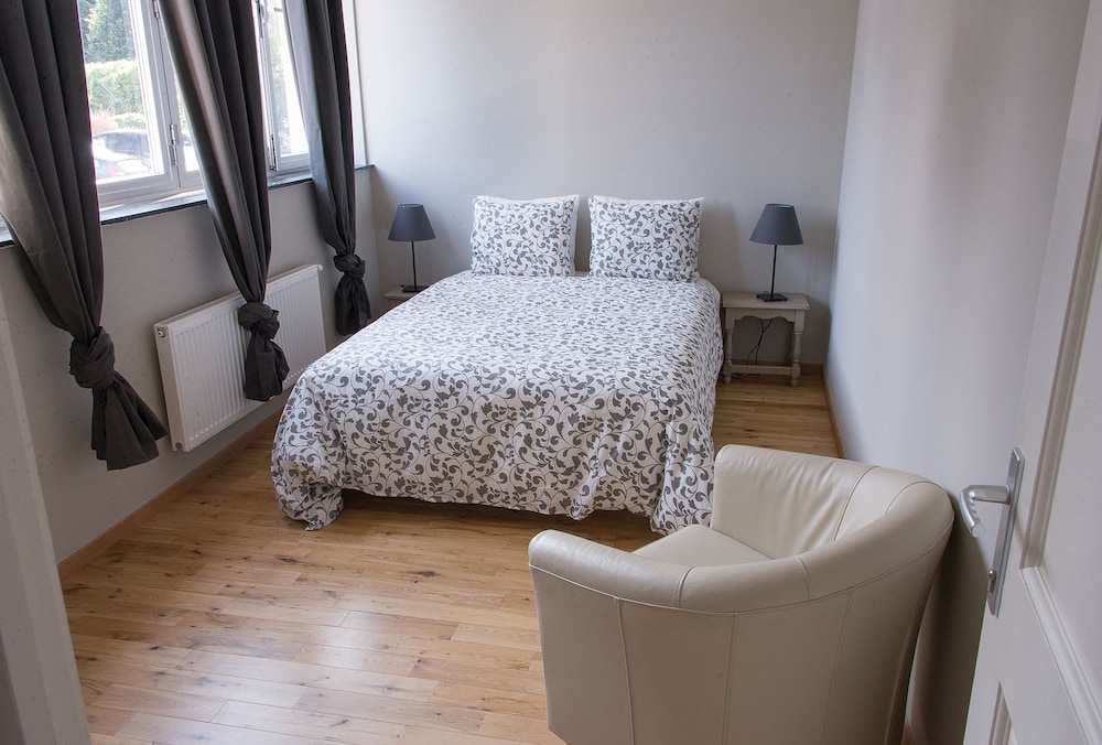 3 Bedrooms, Family, Apartment, 1 Double and 3 Single Beds, Garden View, Kitchen