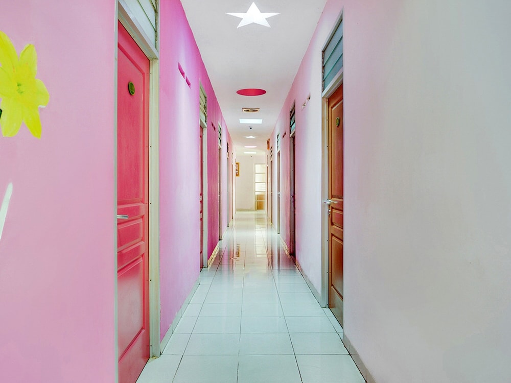 SPOT ON 2214 Wisma Jampea photo3